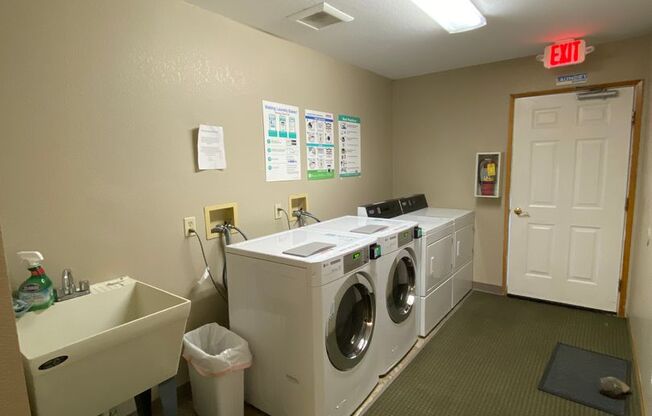 2 beds, 1 bath, $1,125, Unit 05