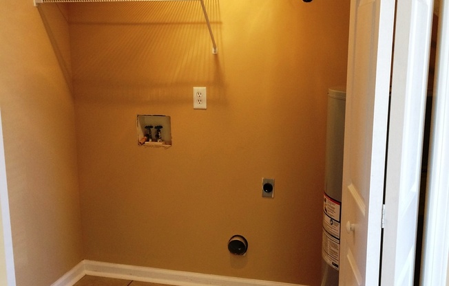 2 beds, 2 baths, 1,100 sqft, $875, Unit C6