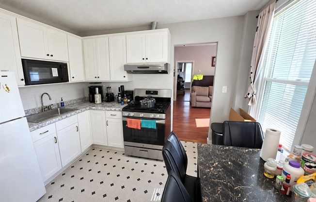 3 NICHOLS ST