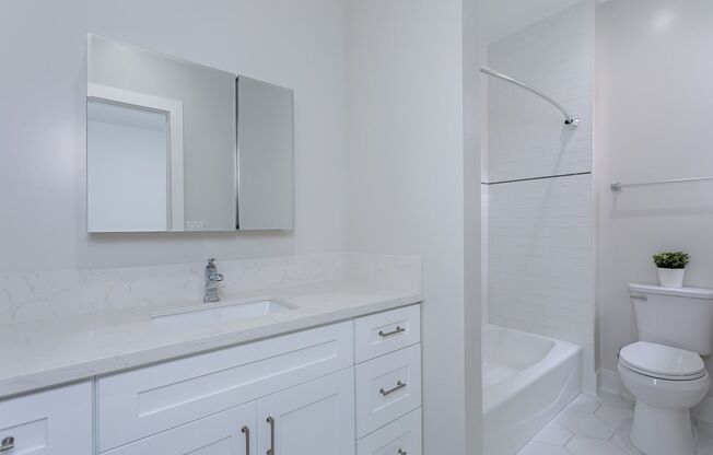 Studio, 1 bath, 295 sqft, $1,950, Unit 212