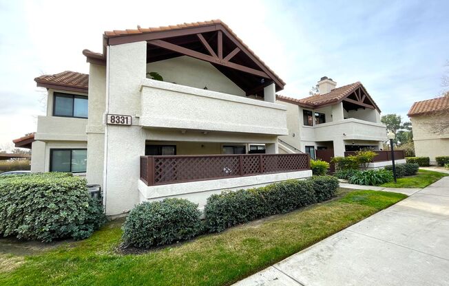 Beautiful 2 Bedroom 2 Bath Downstairs Unit!