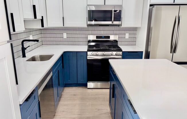 Brand New Dickinson Narrows Bi-Level 4bd/2bth