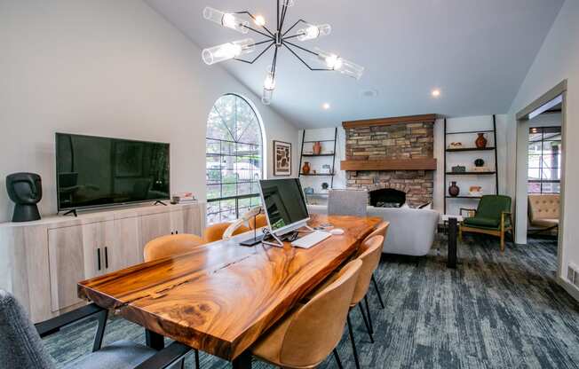 Clubhouse Lounge with community table and computers with highspeed internet at Townhouse in Renton WA