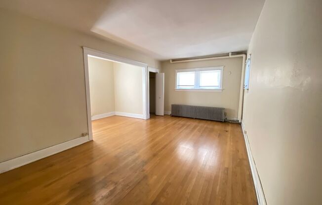 1 bed, 1 bath, $1,095, Unit 10