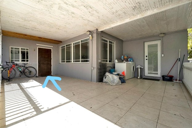 1169 SW 23 AVE