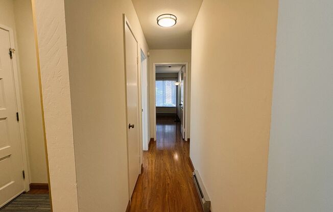 2 beds, 2 baths, $3,400, Unit # 209