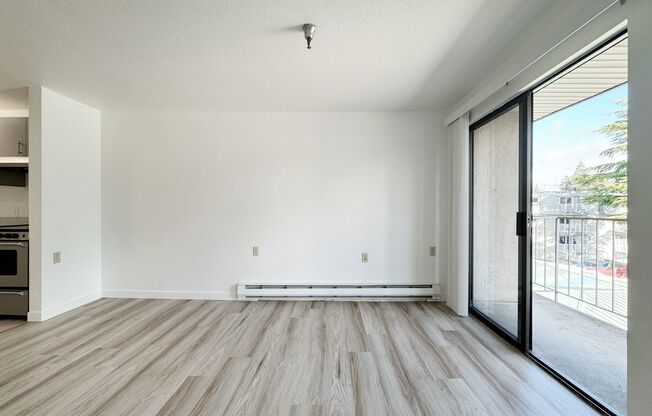 Studio, 1 bath, 480 sqft, $1,585, Unit 428