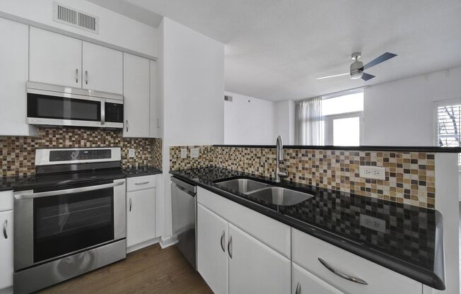Beautiful 2 Bed 2 Bath Condo in Dilworth!