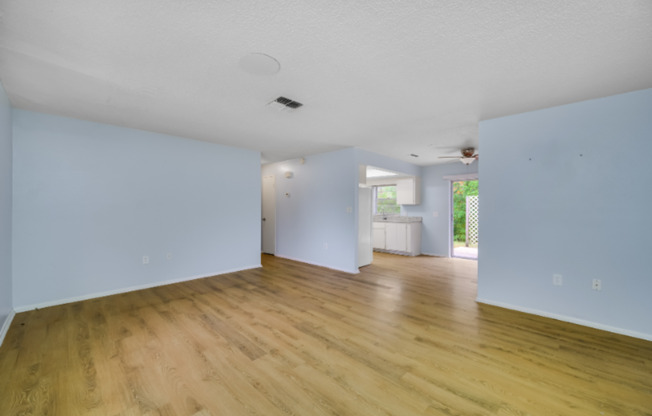 2 beds, 1 bath, $1,495