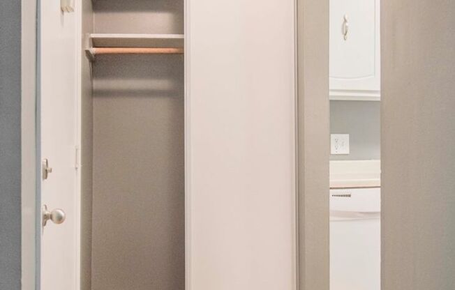 1 bed, 1 bath, 700 sqft, $1,135, Unit 301