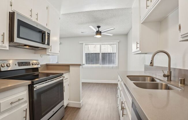 1 bed, 1 bath, 600 sqft, $1,648, Unit 302