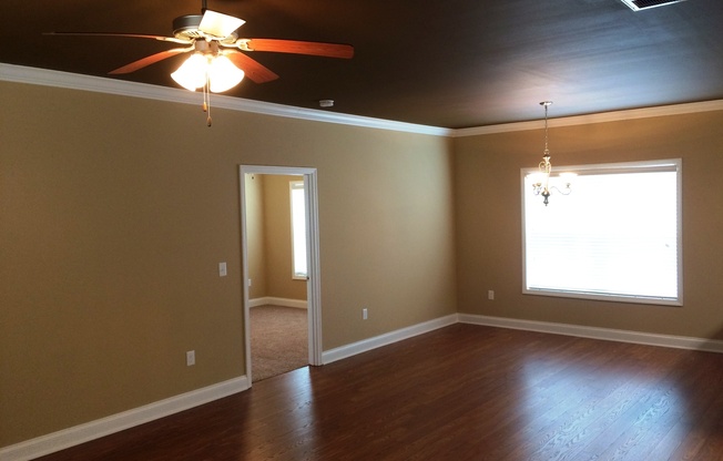 1 bed, 1 bath, 985 sqft, $895, Unit 210