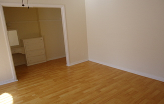 Studio, 1 bath, 450 sqft, $1,595