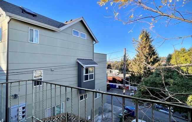 42 FLORENTIA ST
