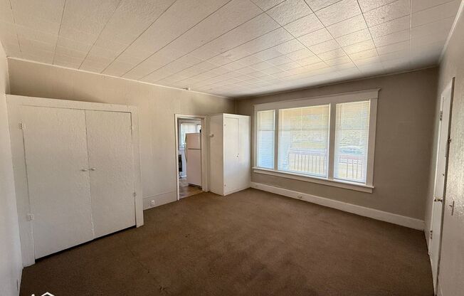 606 S 6th Ave