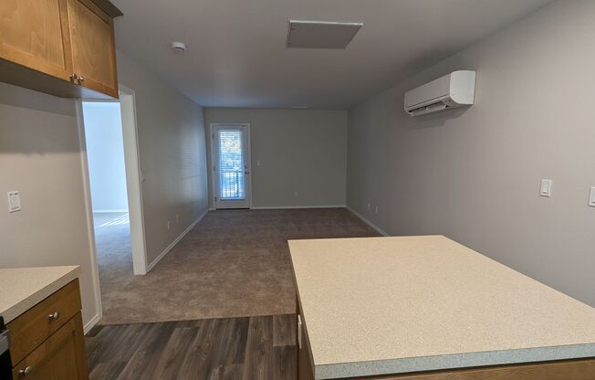 2 beds, 1 bath, $1,995, Unit Unit 1