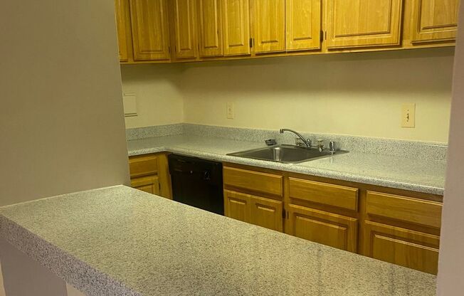 2 beds, 1.5 baths, 1,050 sqft, $1,900, Unit 3347 #201