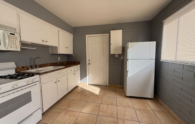 5123 N 28 DR