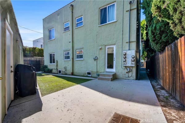 724 S DUNSMUIR AVE