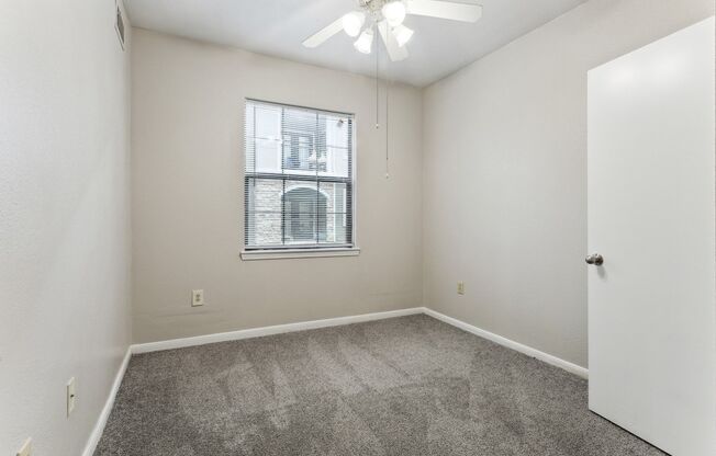 2 beds, 1 bath, 787 sqft, $1,310