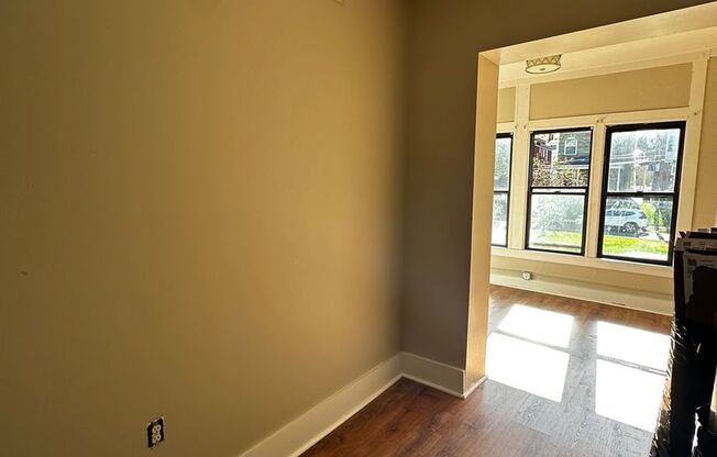 2 beds, 1 bath, $1,350, Unit #02