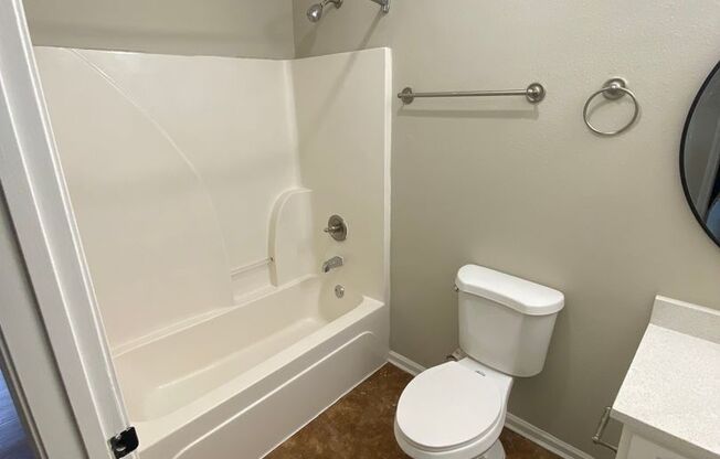2 beds, 1 bath, 1,000 sqft, $1,265, Unit 101