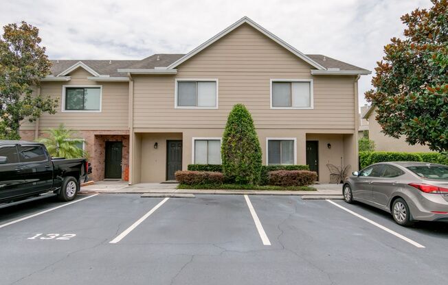 Cozy Move-in ready 2 Bed / 2.5 Bath Townhouse in Sandlewood Creek in Winter Park!