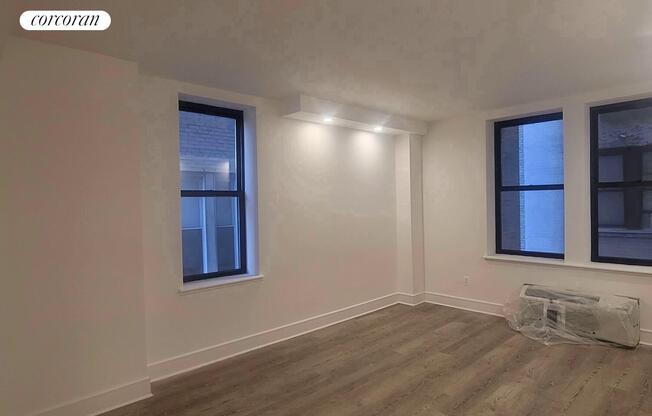 2 beds, 1 bath, $7,400, Unit 5I