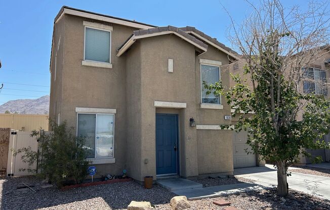 BEAUTIFUL 2 BEDROOM, 2.5 BATHROOM HOME WITH AN ATTACHED GARAGE LOCATED IN A WELL-MAINTAINED COMMUNITY