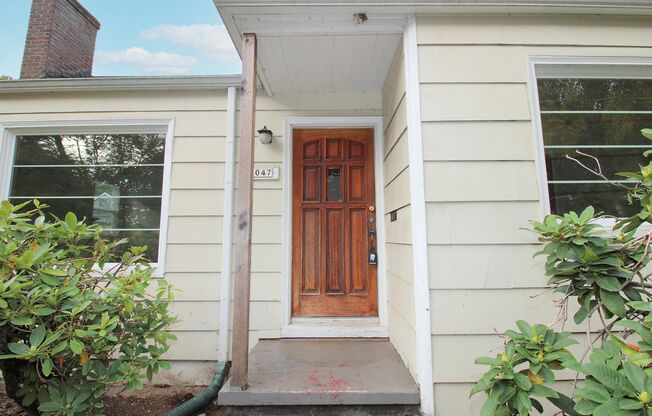 Updated 3 Bedroom 1940’s Concordia Ranchalow Across from Fernhill Park