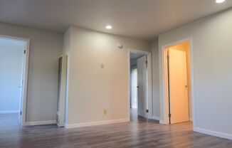 2 beds, 1 bath, $2,375, Unit 800