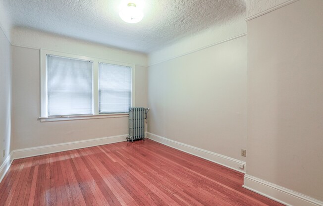 2 beds, 1 bath, 870 sqft, $2,000, Unit 202