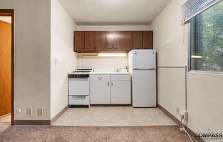 Studio, 1 bath, 325 sqft, $735, Unit 10