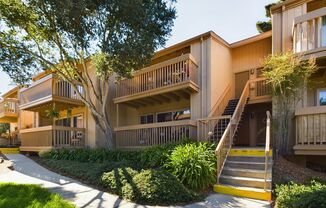 Luxury Monterey Condo with washer-dryer