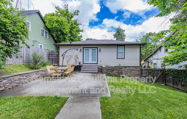 1406 LILLIAN ST