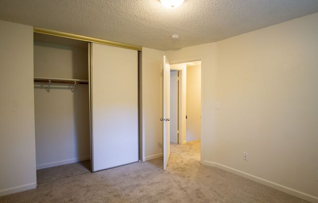 2 beds, 1.5 baths, $1,595, Unit 29