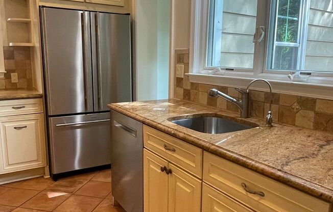 4 beds, 2.5 baths, $5,750