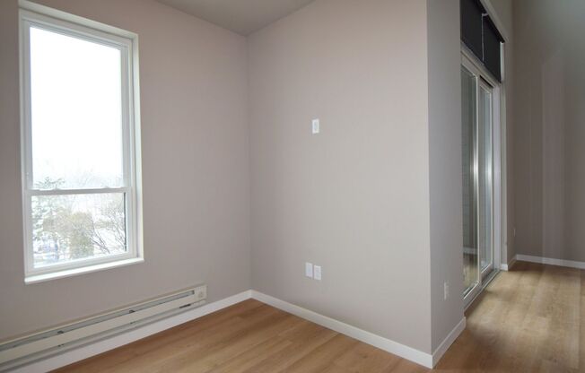 1 bed, 1 bath, 816 sqft, $1,970, Unit 5604-407