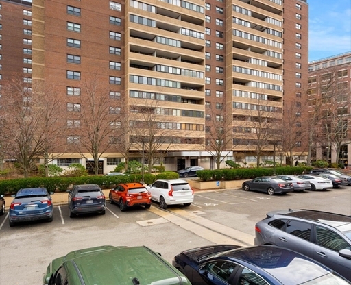 2 beds, 2 baths, 1,285 sqft, $4,900, Unit 17M