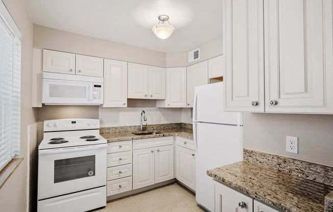 1 bed, 1 bath, $895, Unit 6218 1N - 968