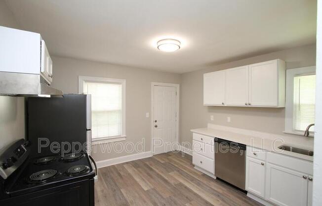 228 S HAMPTON DR