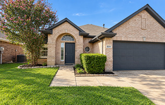 3 beds, 2 baths, $2,400