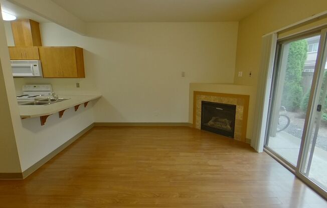 2 beds, 1.5 baths, $1,675, Unit 5