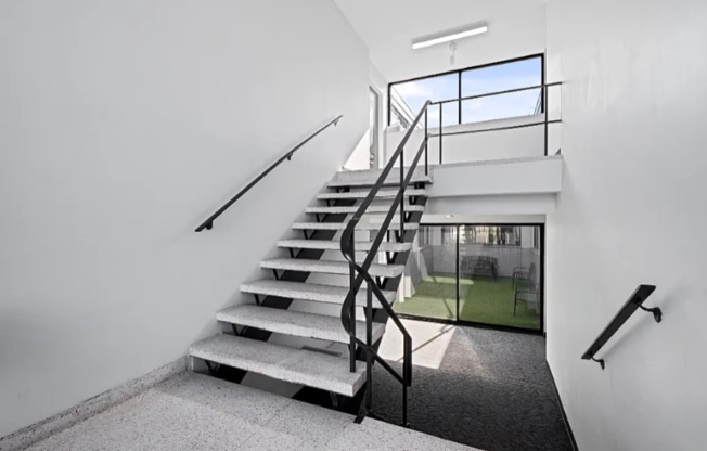 2945 W Peterson Ave