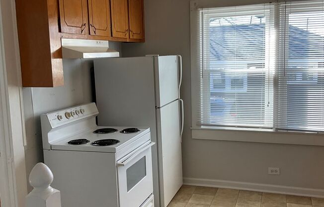 Studio Apartment in Belmont - Available Now! Welcome Home!