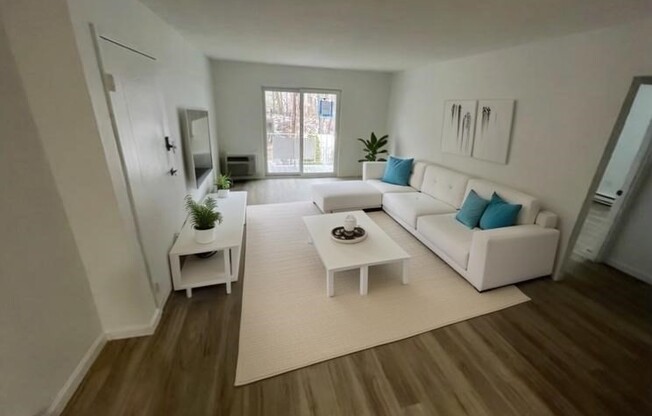 2 beds, 1 bath, 850 sqft, $2,350, Unit 28