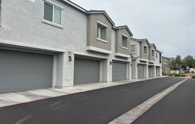 Beautiful Gated 3-Bed, 2.5-Bath Townhome in North Las Vegas!