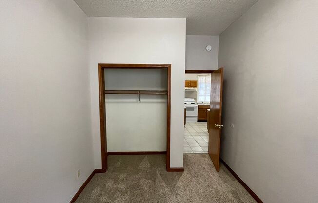 3 beds, 2 baths, $1,050, Unit A