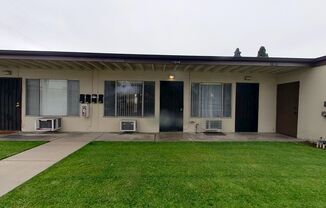 11014 Paloma Ave - Cozy 1 Bed 1 Bath Apt w/ Garage in Garden Grove!