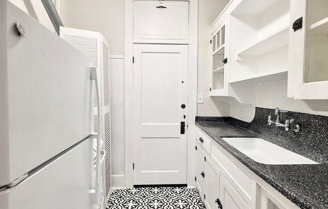 1 bed, 1 bath, $1,075, Unit B2607